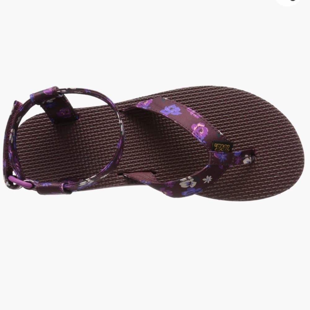 Teva burgundy floral strappy sport sandles size 8